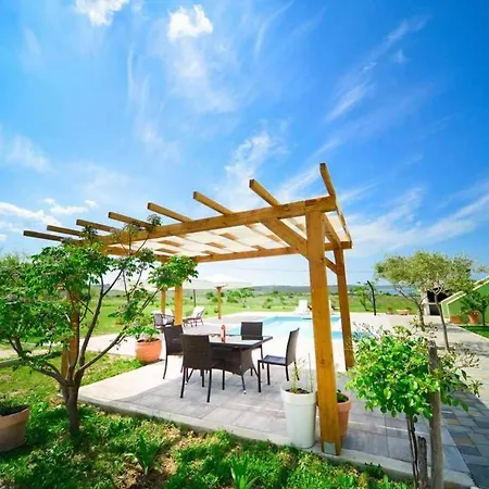 Apartment 1 With Pool And Sea View Ljubac (Zadar)